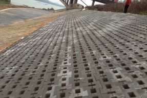 水利護坡磚塑料模具主要應用在哪些施工地點(diǎn)？